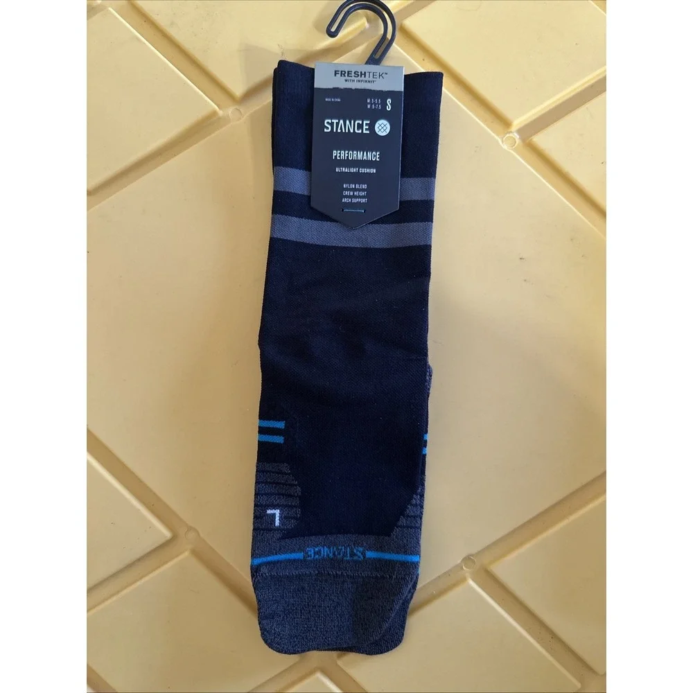 Stance Performance Freshtek Crew Socks - Franchise UL Crew Size Small 3-5.5.